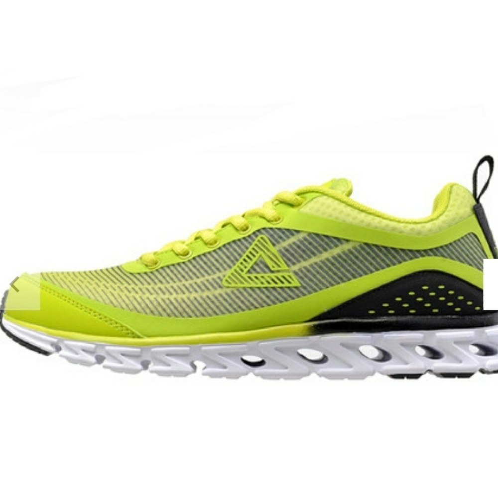 Peak running shoes men's lightweight and comfortable size 9.5 NWT